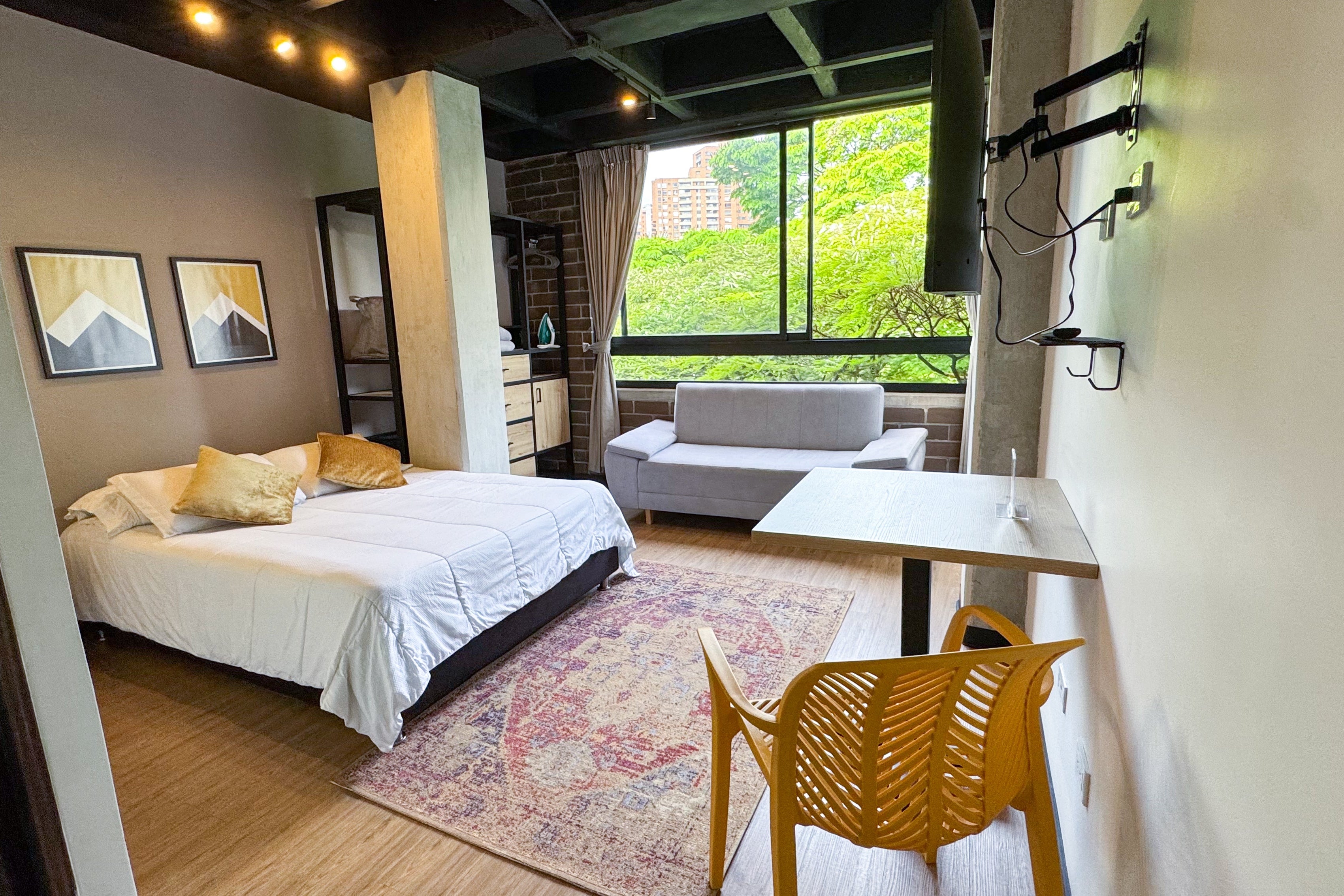 DOUBLE ROOM + EXTERIOR VIEW BT501