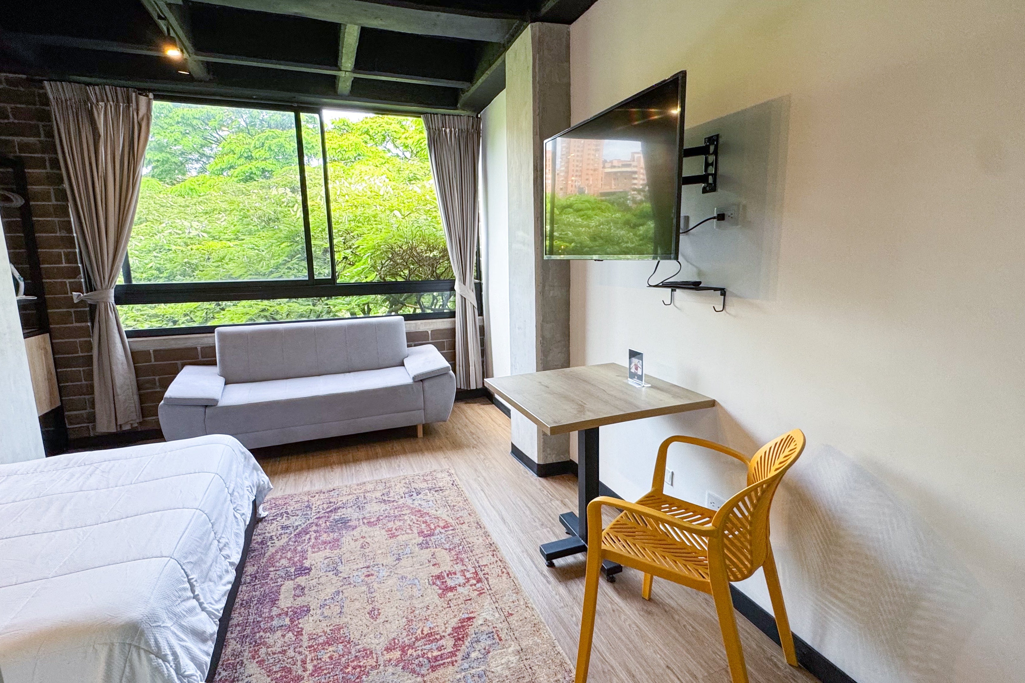 DOUBLE ROOM + EXTERIOR VIEW BT501