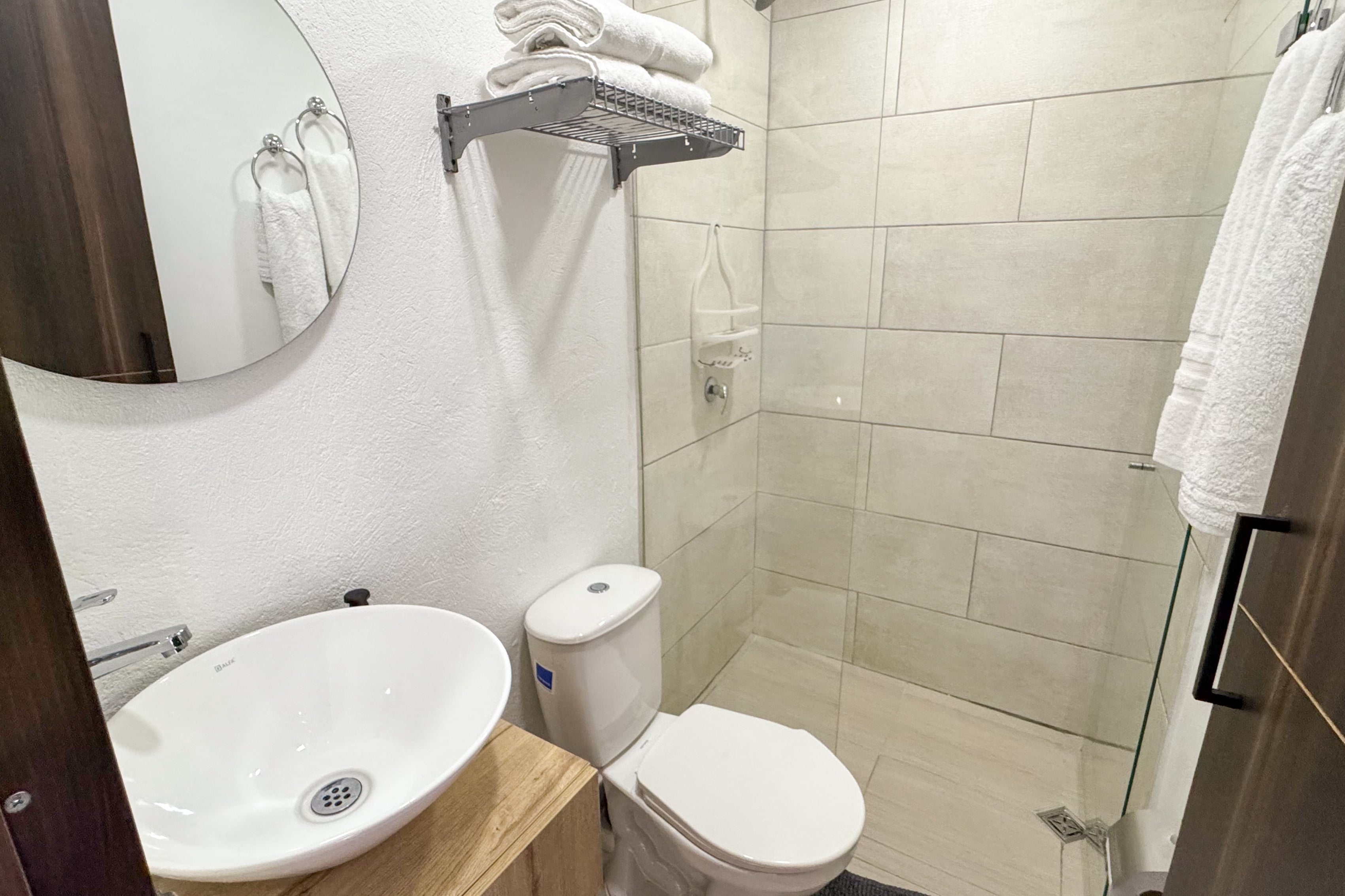 DOUBLE ROOM + EXTERIOR VIEW + AC + WC  BT501