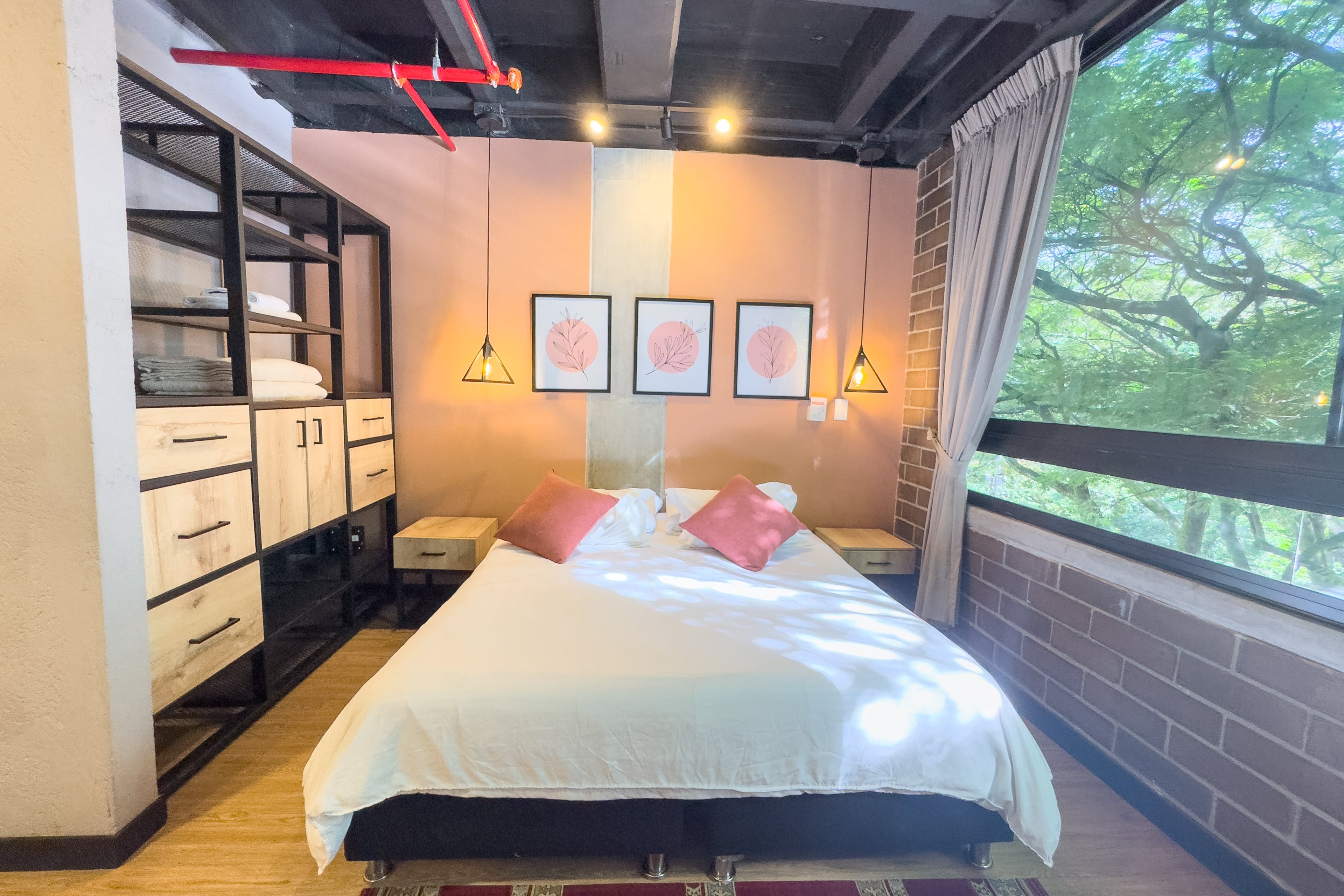 DOUBLE ROOM + EXTERIOR VIEW BT402