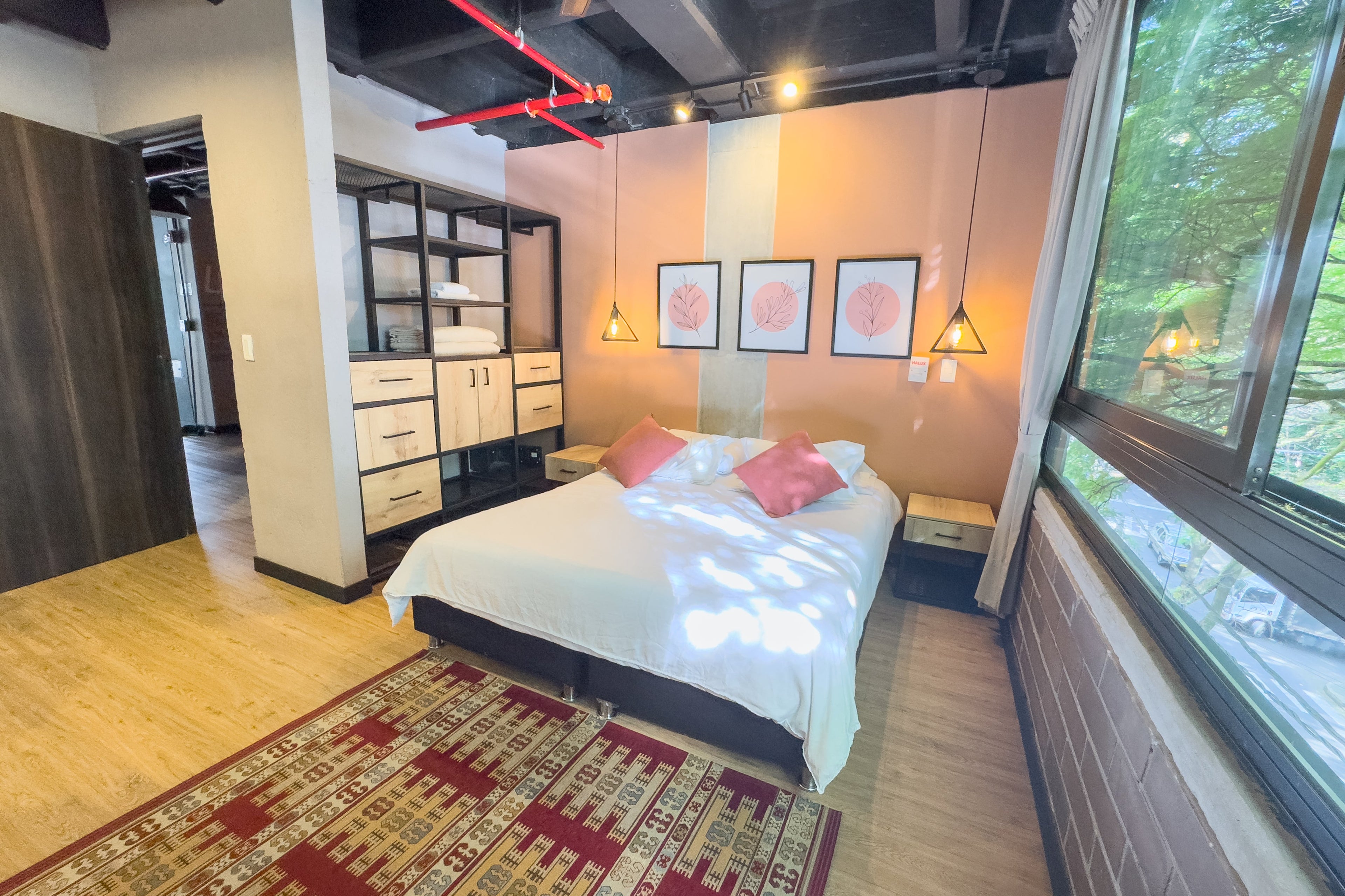 DOUBLE ROOM + EXTERIOR VIEW BT402