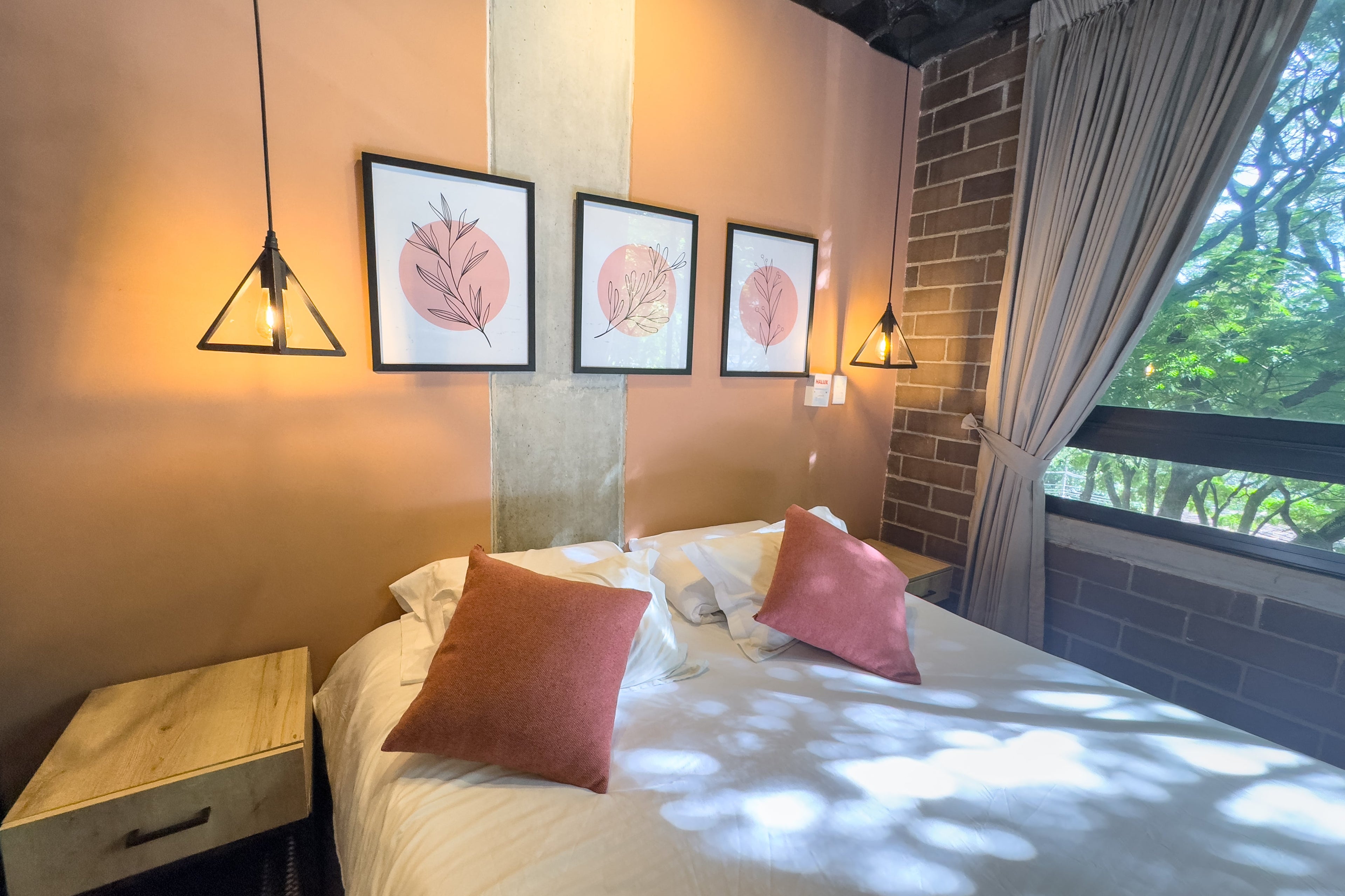 DOUBLE ROOM + EXTERIOR VIEW BT402