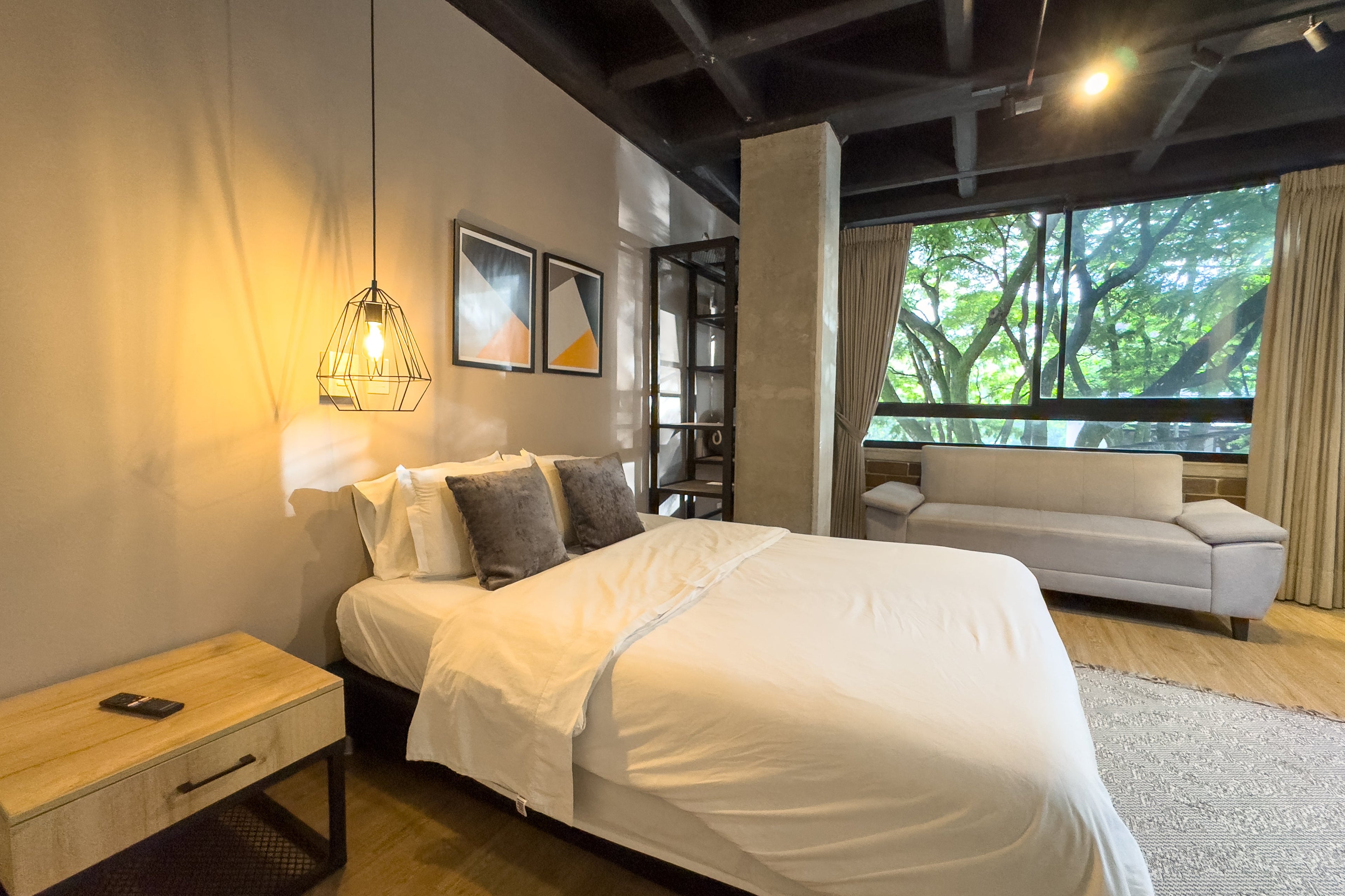FULL APARTMENT + EXTERIOR VIEW BT301