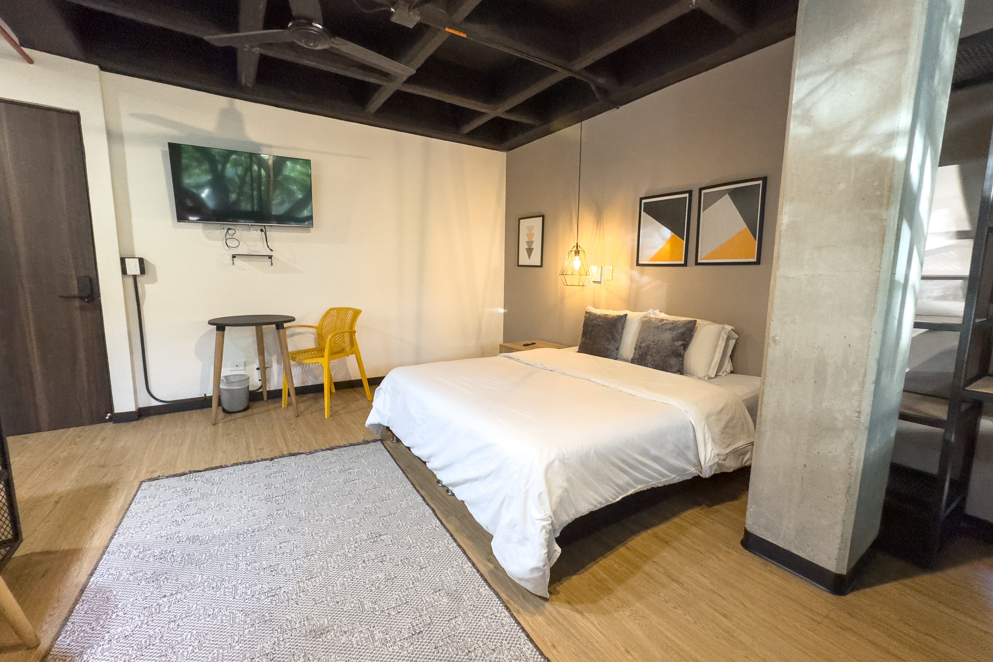 FULL APARTMENT + EXTERIOR VIEW BT301