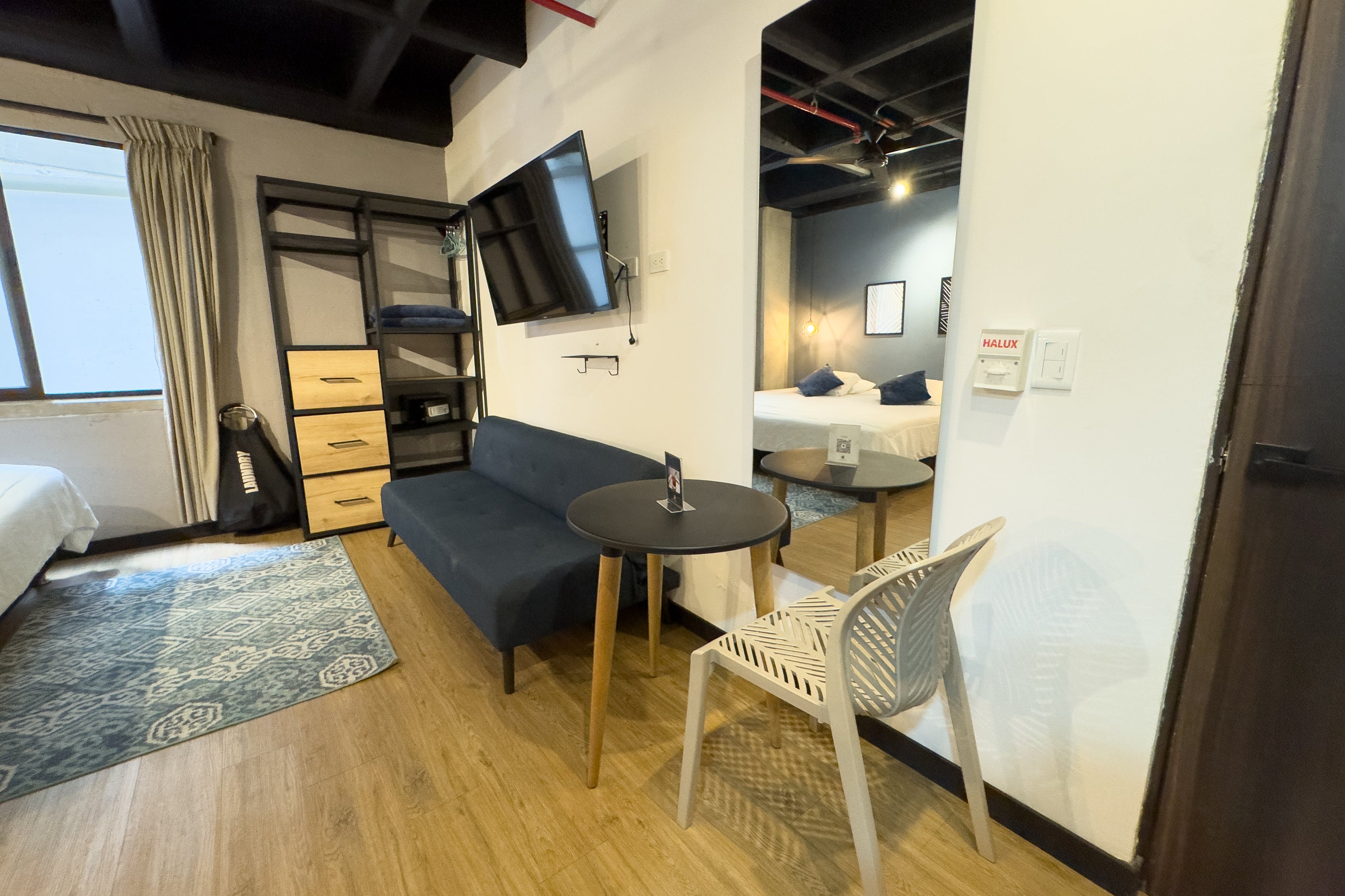 DOUBLE ROOM + INSIDE VIEW BT404