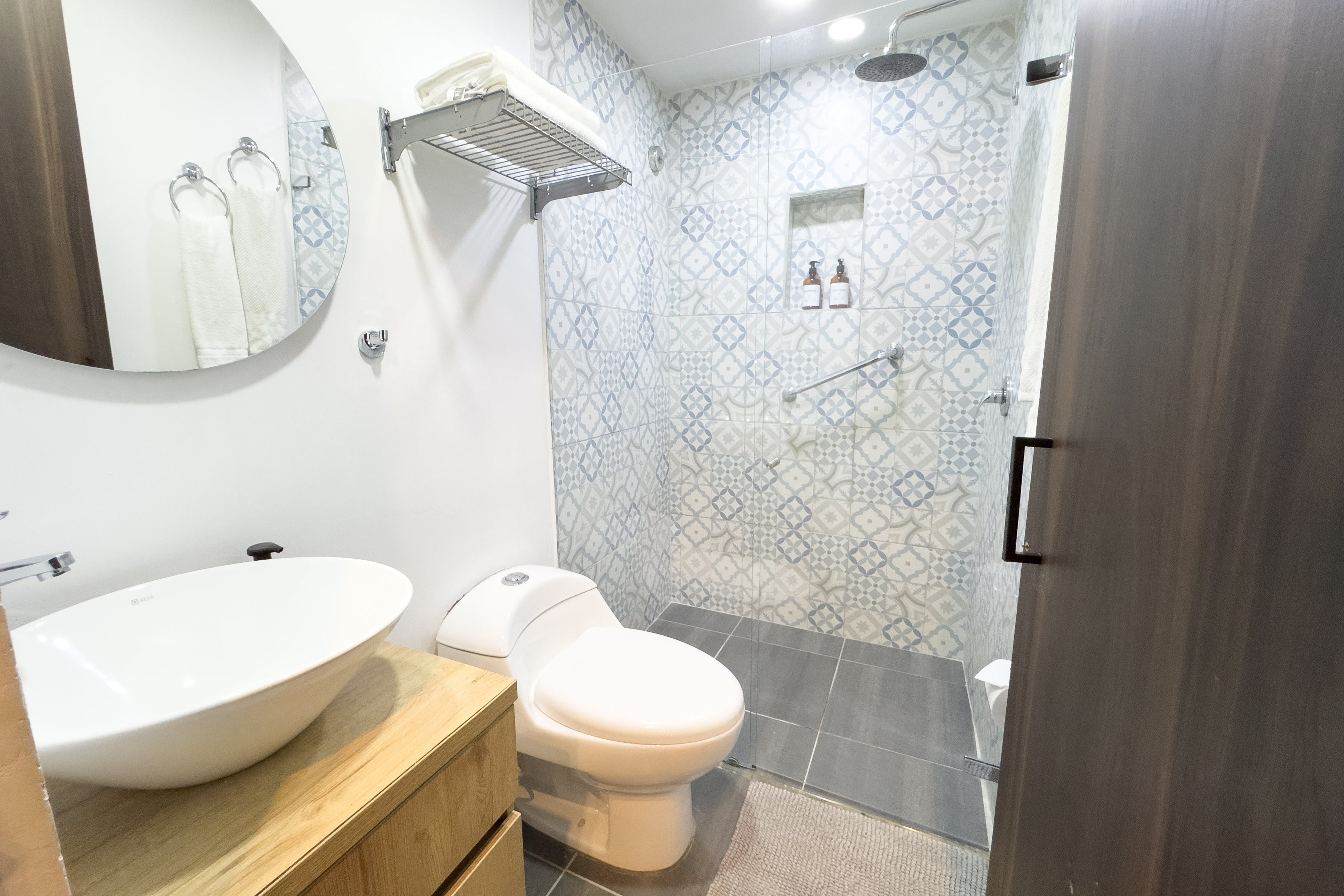 DOUBLE ROOM + INSIDE VIEW BT504